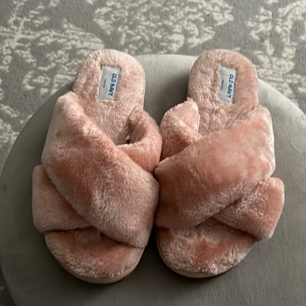 Old Navy Luxe Slipper in Fleur De Sel Pink Women's size 6 like new